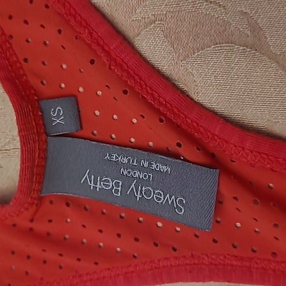 SWEATY BETTY Red Breeze Running Tank Size XS - Picture 7 of 8